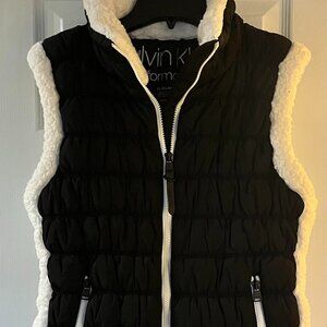 Calvin Klein Black Quilted Full-Zip Puffer Vest With Sherpa Trim In Size XL